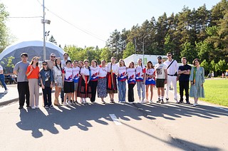 В Одинцовском парке культуры, спорта и отдыха 25 мая прошел Фестиваль русской культуры. Концертную программу представили творческие коллективы Одинцовского городского округа и исполнители русской народной песни из МГИКа