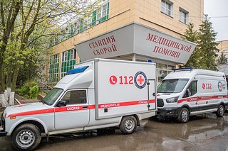 Операторы Единой дежурно-диспетчерской службы напоминают жителям муниципалитета об одной из самых востребованных функций приложения «112 МО» — «Вызов врача на дом». Благодаря данному сервису, можно вызвать специалиста, заполнив форму необходимой личной информацией