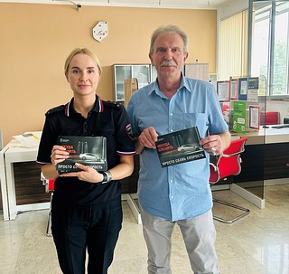 Сотрудники Одинцовской Госавтоинспекции в рамках соцраунда «Некуда спешить» побеседовали с посетителями МФЦ