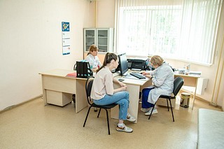 Одинцовская областная больница увеличивает качество обслуживания в первичном звене здравоохранения. Одним из шагов этом направлении стала организация дополнительного приема специалистов в медицинских учреждениях