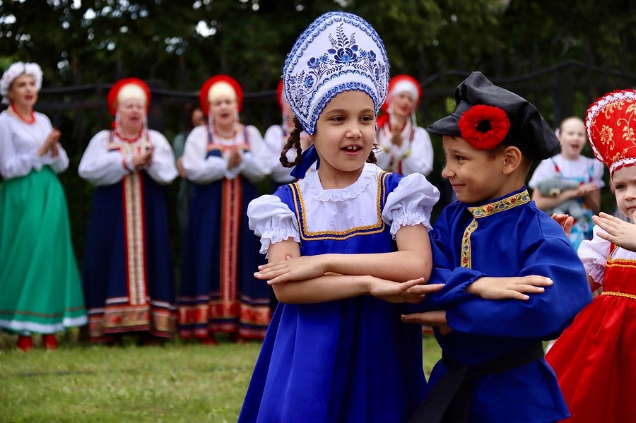 В Одинцовском округе прошли праздничные Троицкие гуляния, В Одинцовском округе прошли праздничные Троицкие гуляния