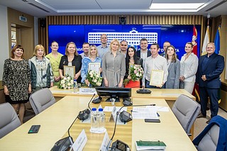 Формат выездных администраций в Одинцовском городском округе и других муниципалитетах Подмосковья уже давно стал привычным. Однако встреча старост сельских населённых пунктов с представителями Правительства Московской области проходит в регионе впервые. Мероприятие проводилось по инициативе Ассоциации старост Подмосковья, при участии Вице-губернатора Марии Нагорной