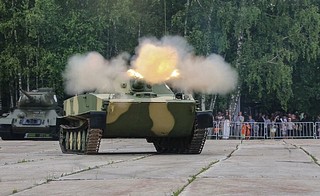 В Центральном парке «Патриот» отметили День России. Для посетителей были организованы интерактивные выставки формы и оружия XX-XXI веков, расчетов минно-розыскной службы инженерных войск