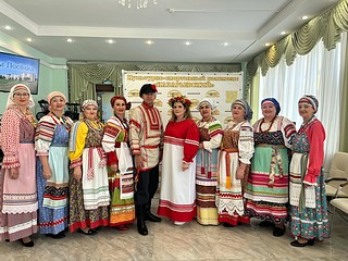 В Одинцовском округе в Назарьево отметили День посёлка. В зале КДЦ «Назарьевский» состоялся праздничный концерт, в котором приняли участие ведущие творческие коллективы и артисты центра, в том числе ансамбль «Ладушки» и народный коллектив «Заряночка» — folk
