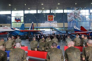 Одинцовский эстрадно-симфонический оркестр в День России выступил перед военнослужащими