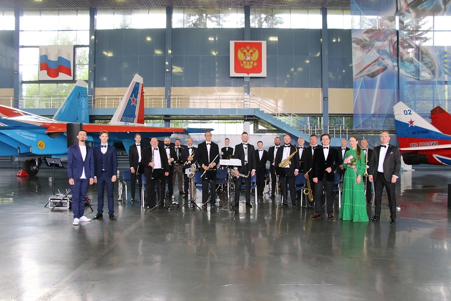 Одинцовский эстрадно-симфонический оркестр в День России выступил перед военнослужащими, Июнь