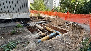 Работы по ремонту теплотрассы около дома № 14 на улице Маршала Крылова выполнены на 60%