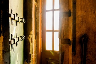 В этом году Звенигородский музей-заповедник отметил День реставратора сразу двумя событиями. Состоялись лекция-экскурсия, посвященная летописи ремонтов и истории реставрации Успенского собора, от заместителя директора музея-заповедника по научной работе Дмитрия Седова и лекция «Неожиданные находки реставраторов» от Романа Студенникова, заведующего отделом реставрации мебели и деревянных предметов Всероссийского художественного научно-реставрационного центра имени академика И. Э. Грабаря