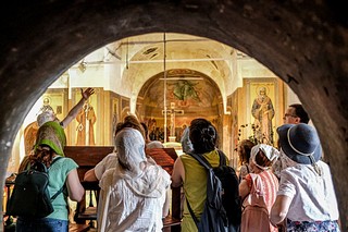 В этом году Звенигородский музей-заповедник отметил День реставратора сразу двумя событиями. Состоялись лекция-экскурсия, посвященная летописи ремонтов и истории реставрации Успенского собора, от заместителя директора музея-заповедника по научной работе Дмитрия Седова и лекция «Неожиданные находки реставраторов» от Романа Студенникова, заведующего отделом реставрации мебели и деревянных предметов Всероссийского художественного научно-реставрационного центра имени академика И. Э. Грабаря