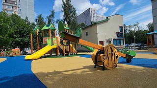 Детскую площадку модернизировали на Можайском шоссе