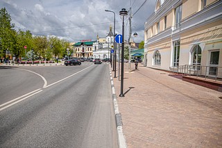 В Звенигороде охлаждают дорожное полотно и приводят в порядок дорожные знаки