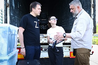 Фура «Доброе дело» отправилась в полк Московской области, выполняющий боевые задачи в зоне СВО. Это подразделение, которое начало комплектоваться из добровольцев в конце октября. В него вошли офицеры, прапорщики, рядовые, многие из которых имеют боевой опыт. Регион помогает полку в закупке обмундирования, амуниции, медикаментов, технических средств и всего самого необходимого для выполнения поставленных задач
