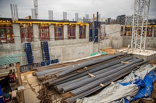Глава Одинцовского городского округа Андрей Иванов проинспектировал ход строительства будущей школы на 750 учеников в квартале жилого комплекса «Резиденции Сколково»