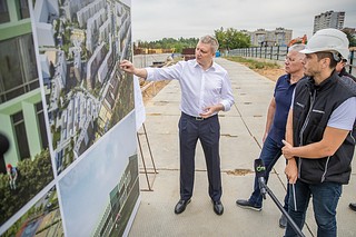Глава Одинцовского городского округа Андрей Иванов проинспектировал ход строительства будущей школы на 750 учеников в квартале жилого комплекса «Резиденции Сколково»