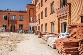 В селе Перхушково продолжается капитальный ремонт стационара Одинцовской областной больницы