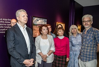 Глава Одинцовского округа посетил выставку картин из собрания Русского музея «Преображенная природа» в Звенигородском Манеже. В экспозиции представлены 40 работ выдающихся пейзажистов XIX-XX века. Это уже второй совместный проект Звенигородского музея-заповедника и Русского музея. Андрей Иванов отметил, что работы художников разных стилей и направлений стали для гостей выставки настоящими проводниками в мир «преображенной природы»