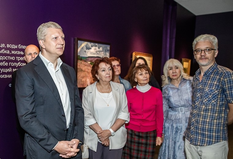 ZV3 s, Глава Одинцовского округа посетил выставку картин из собрания Русского музея в Звенигородском Манеже
