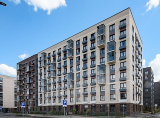 Два дома в составе жилого комплекса «Рублевский квартал», расположенного в селе Лайково, поставили на кадастровый учет. (Девелопер — группа «Самолет») Благодаря этому, участники долевого строительства смогут оформить право собственности на квартиры, прикрепиться к поликлинике, записать детей в школы, детские сады и осуществлять с недвижимостью другие юридические действия