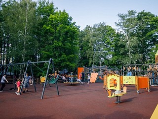 Строительство детской игровой площадки на Коммунистическом проспекте в городе Голицыно начнется 27 июля и должно быть завершено 5 сентября — сейчас идет подписание соответствующего контракта