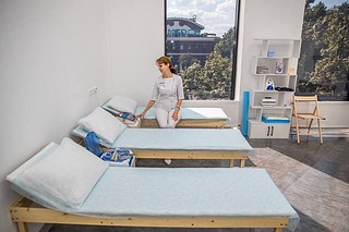 Центр семейной медицины и реабилитации открылся в Одинцово. Для пациентов «МойМед» доступен обширный перечень услуг: прием ведут как врачи широкого профиля, так и специалисты узкой направленности; работают педиатрическое и стоматологическое отделения, гинекология, неврология и другие. Кроме того, в центре на Красногорском шоссе можно пройти все виды лабораторных исследований. Торжественное открытие центра посетил глава Одинцовского округа Андрей Иванов