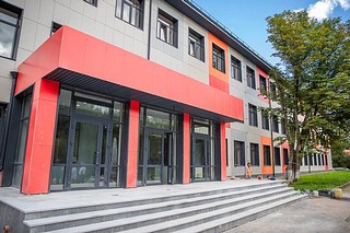 Масштабное обновление звенигородской школы № 2 имени М. А. Пронина — на завершающем этапе. Андрей Иванов вместе с председателем Общественной палаты Одинцовского городского округа Марианной Кристалинской проинспектировал ход работ на объекте