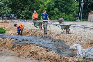 Масштабное обновление звенигородской школы № 2 имени М. А. Пронина — на завершающем этапе. Андрей Иванов вместе с председателем Общественной палаты Одинцовского городского округа Марианной Кристалинской проинспектировал ход работ на объекте