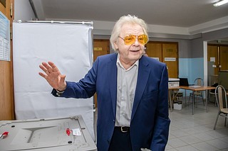 На избирательном участке в дубковской школе «Дружба» проголосовал народный артист России Юрий Антонов