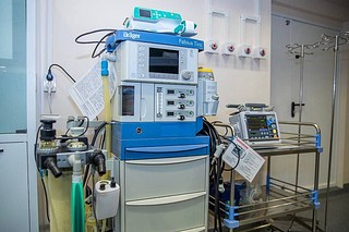 В Хирургическом корпусе стационарного отделения звенигородской Горбольницы № 45 начала работать новая операционная, в которой установлен современный ангиографический комплекс производства SIEMENS