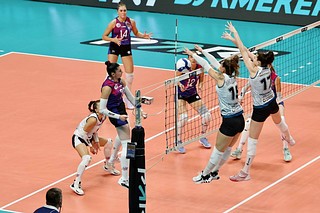 Волейбольный клуб «Заречье-Одинцово» провел первую домашнюю игру в рамках стартового тура нового сезона женской Суперлиги
