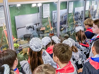 На площадке Барвихинской средней школы открылась ежегодная мемориальная выставка «Подвиг блокадного Ленинграда»