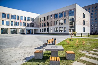 Глава Одинцовского городского округа Андрей Иванов осмотрел новую школу на 600 мест, которая открылась в сентябре на улице Торговая в рабочем поселке Заречье