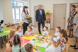 Глава Одинцовского округа Андрей Иванов открыл детский сад № 65 после капремонта