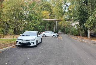 В Одинцовском округе продолжаются работы по комплексному благоустройству дворов. Очередным завершённым объектом стали дворовые территории на улице Союзной в Одинцово. Благоустройство коснулось домов №№ 32А, 34 и 36