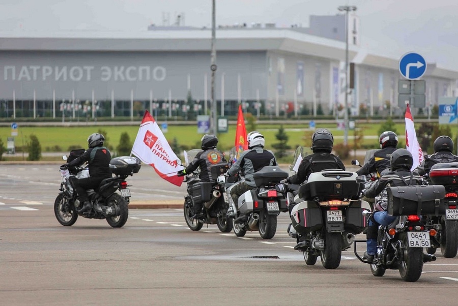 В Центральном парке «Патриот» прошло масштабное мотошоу «Ночные волки», В Центральном парке «Патриот» прошло масштабное мотошоу «Ночные волки»