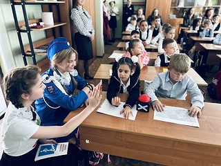 Сотрудники Одинцовской Госавтоинспекции провели для школьников брейн-ринг по правилам дорожного движения