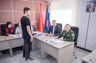 Глава Одинцовского округа принял участие в заседании призывной комиссии