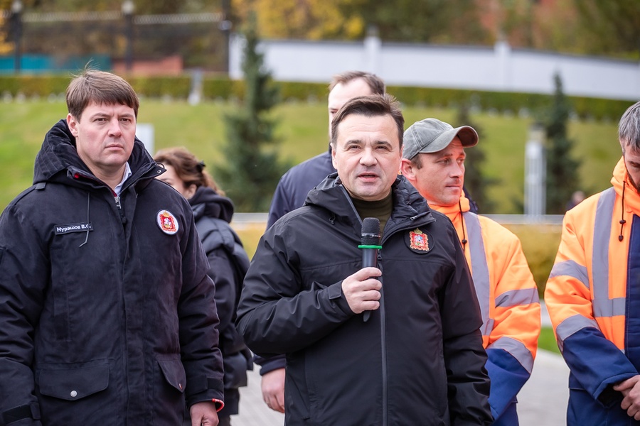 Техника текст 1, Московская область передала в Одинцовский округ новую уборочную технику