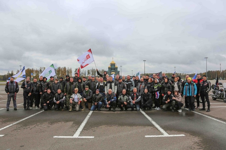 В Центральном парке «Патриот» прошло масштабное мотошоу «Ночные волки», В Центральном парке «Патриот» прошло масштабное мотошоу «Ночные волки»