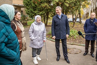 Готовность к зиме жилого многоквартирного дома № 18 в поселке Назарьево проверил глава Одинцовского округа Андрей Иванов