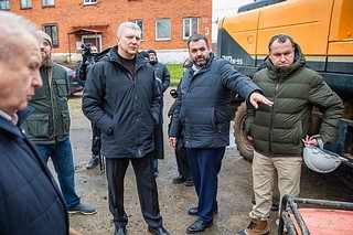 Глава Одинцовского округа Андрей Иванов проверил ход капитального ремонта тепловых сетей и сетей ГВС в поселке Покровский Городок