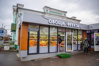 Глава Одинцовского округа Андрей Иванов вместе с инициативными жителями и профильными заместителями осмотрел привокзальную площадь у станции Голицыно