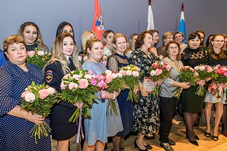 Андрей Иванов вручил многодетным матерям медали «Материнская слава Одинцовского городского округа»