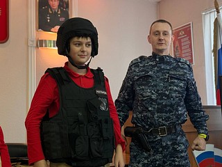 В преддверии празднования 72-й годовщины со Дня образования вневедомственной охраны в Одинцовской Росгвардии прошёл день открытых дверей. В гостях у росгвардейцев побывал отряд юнармейцев из школы Горки-Х