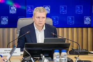 Глава Одинцовского округа провёл круглый стол по вопросам повышения качества пассажирских перевозок. Участие в работе приняли представители областного Министерства транспорта и дорожной инфраструктуры, АО «Мострансавто», депутаты окружного Совета и сотрудники профильных подразделений администрации муниципалитета
