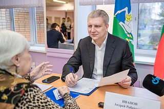 В рамках «Выездной администрации» глава Одинцовского округа провёл личный приём жителей в Голицынской средней общеобразовательной школе № 2