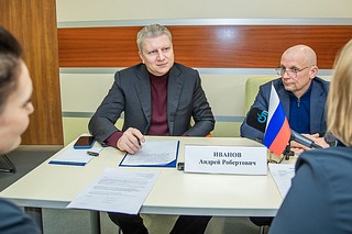 Глава Одинцовского округа Андрей Иванов вместе с профильными заместителями провел личный прием в формате «Выездной администрации» на площадке клинического госпиталя «Лапино»