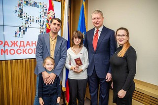 Андрей Иванов вручил первые паспорта 11 юным жителям Одинцовского округа