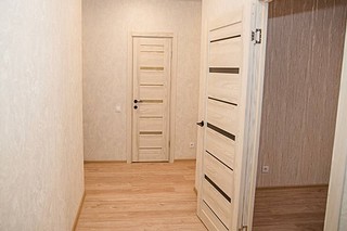 Глава Одинцовского округа вручил ключи от квартиры семье из Звенигорода