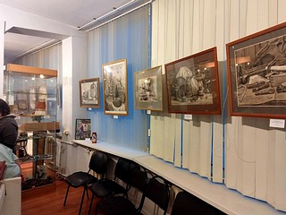 В Арт-салоне Звенигородской библиотеки открылась выставка «Взгляд сквозь время»