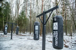 Глава Одинцовского округа Андрей Иванов вместе с инициативными жителями звенигородского микрорайона Супонево проверил ход обустройства новой парковой зоны